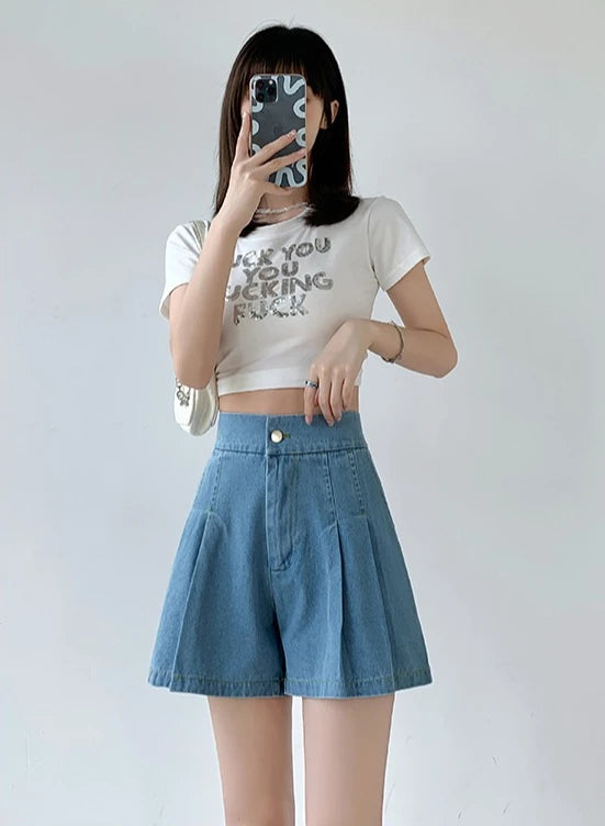 Women's Loose Pleated Denim Shorts