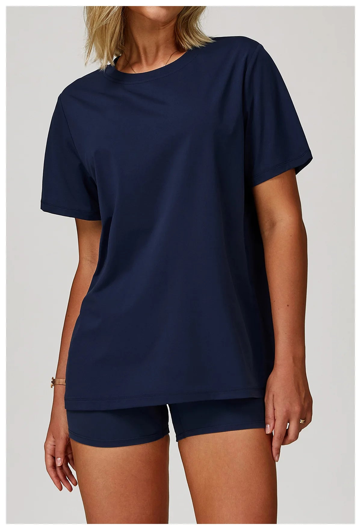 Loose Fit Yoga Tee - Breathable & Quick Dry