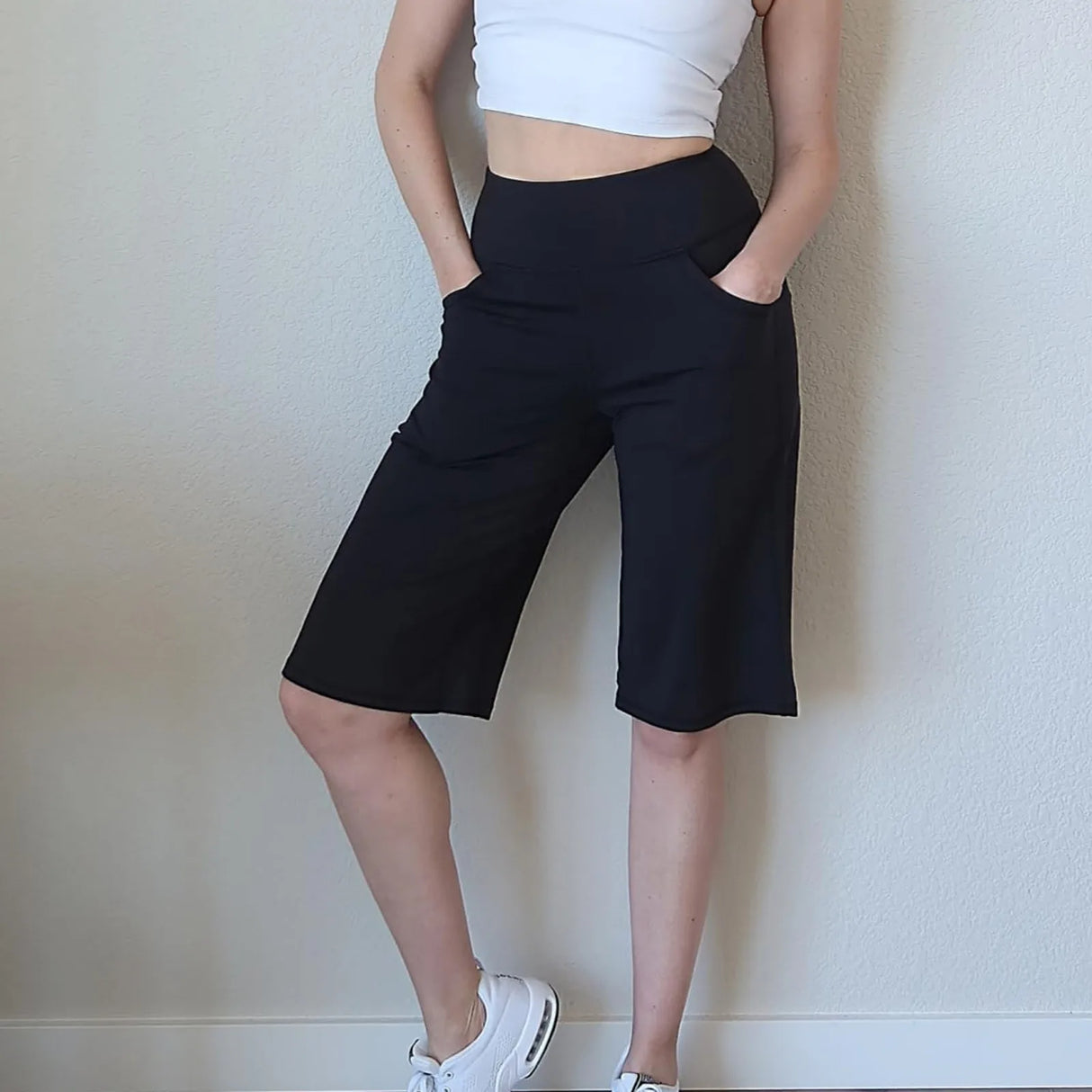 Women Capri Pants with Pockets Yoga Fit