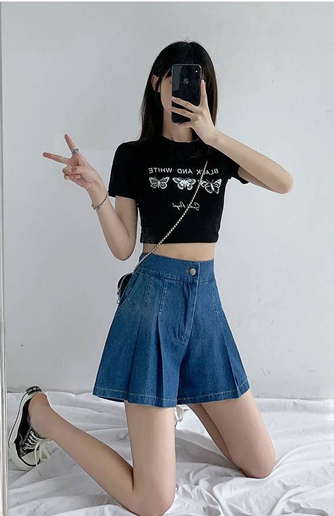 Women's Loose Pleated Denim Shorts