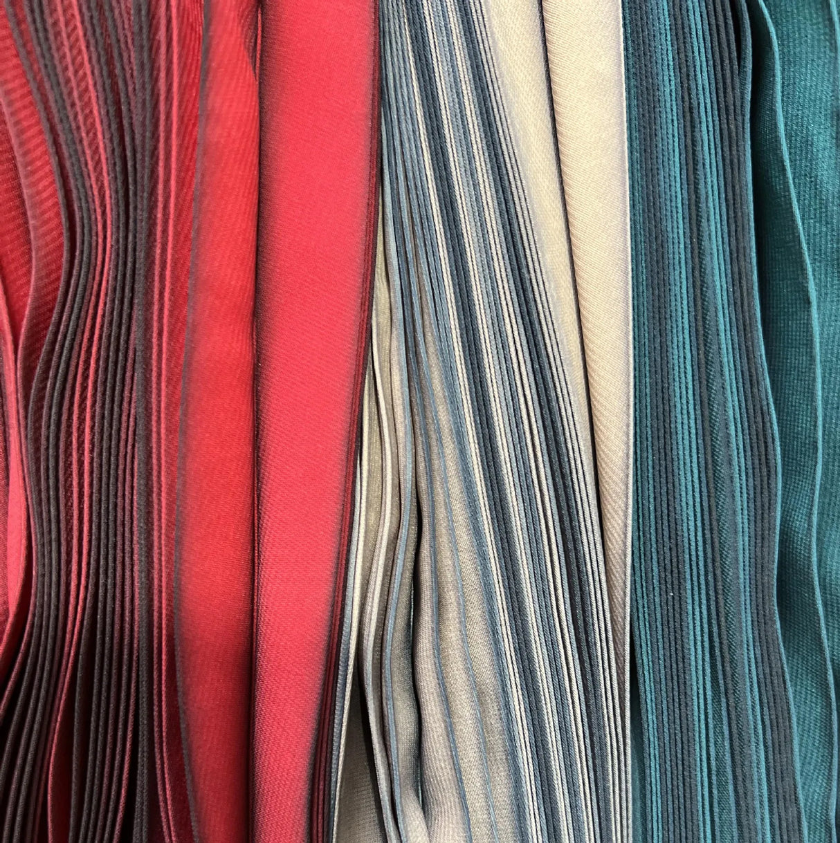 Women Gradient Pleated Skirt