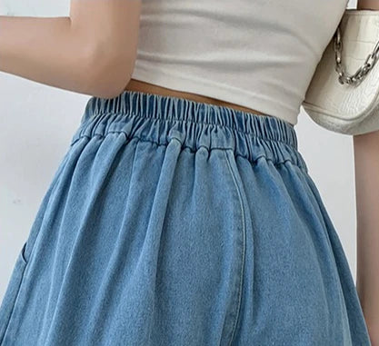 Women's Loose Pleated Denim Shorts