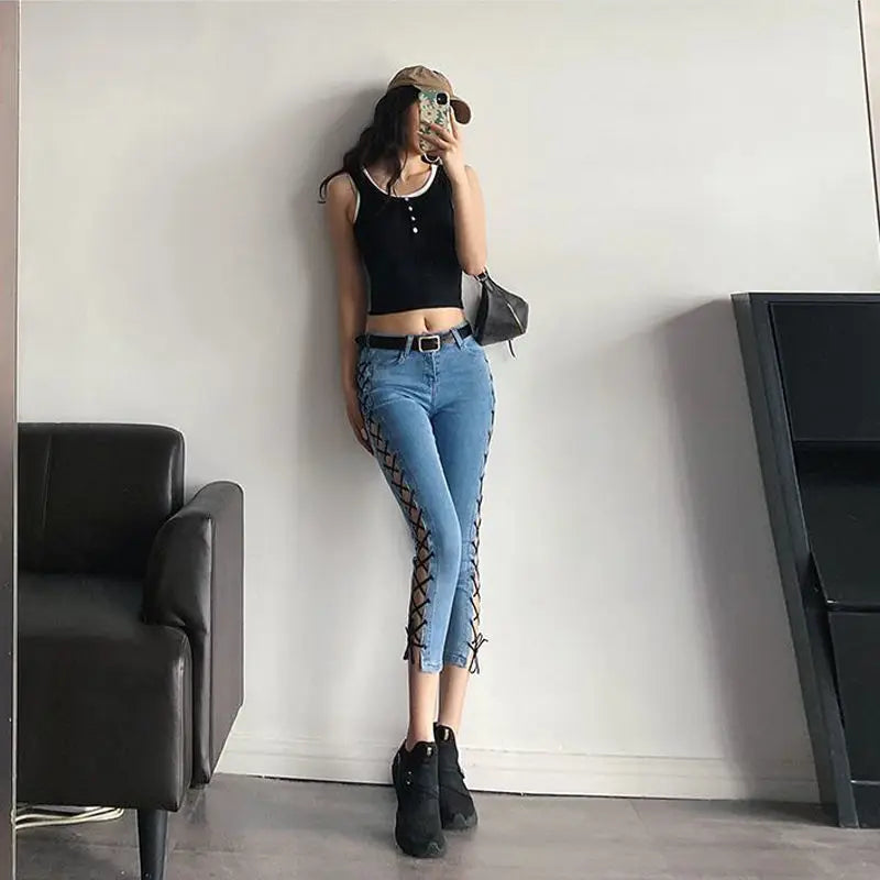 HippieFit™ – Slim Fit Denim Capris (Cropped, Pockets, Blue Basics)