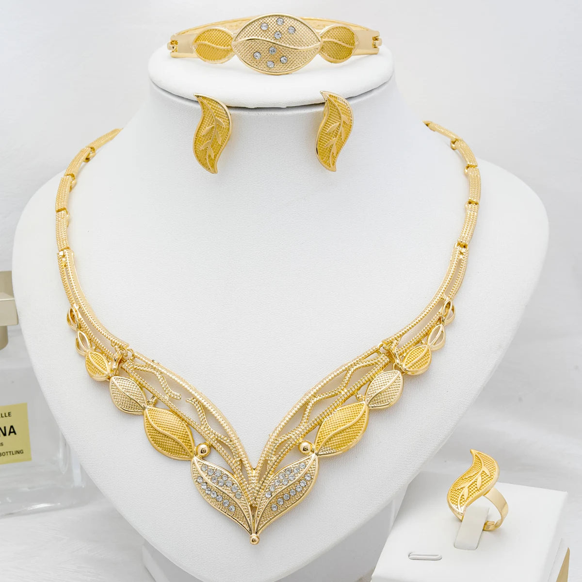 Women’s 18K Gold Flower Jewelry Set