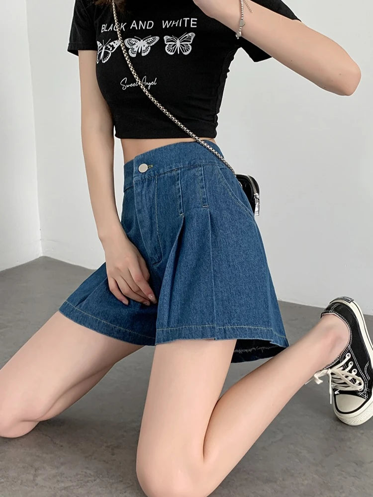 Women's Loose Pleated Denim Shorts
