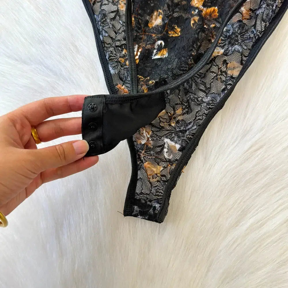 Women Square Neck Mesh Print Bodysuit