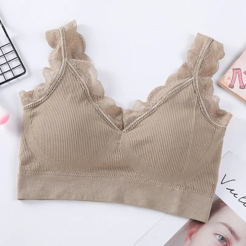 WireFreeFlex™ seamless tank bra top in beige, featuring lace trim, ideal for daily comfort and sports wear.