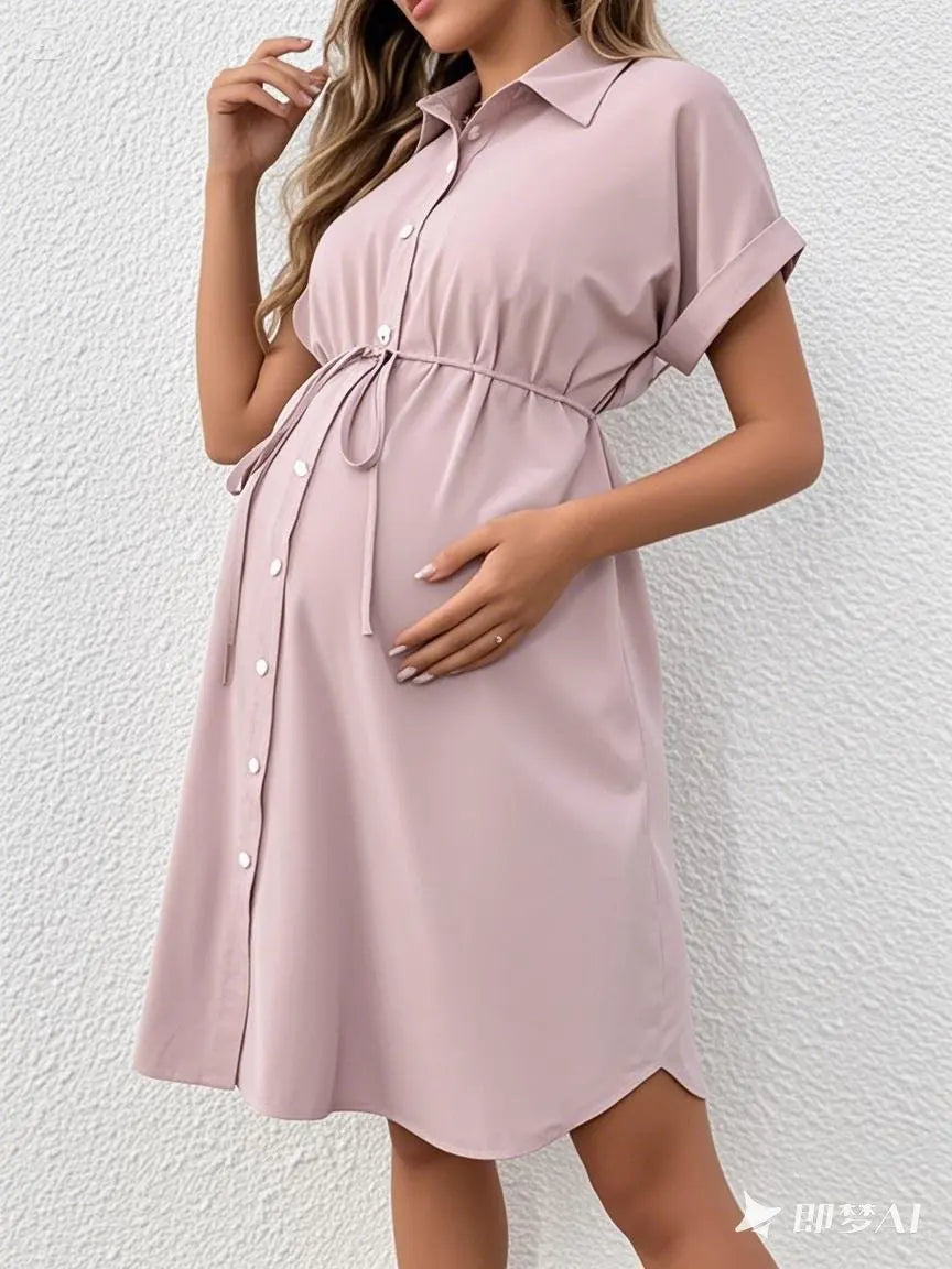 Casual summer maternity dress featuring a turn-down collar and adjustable waist, perfect for expectant mothers.