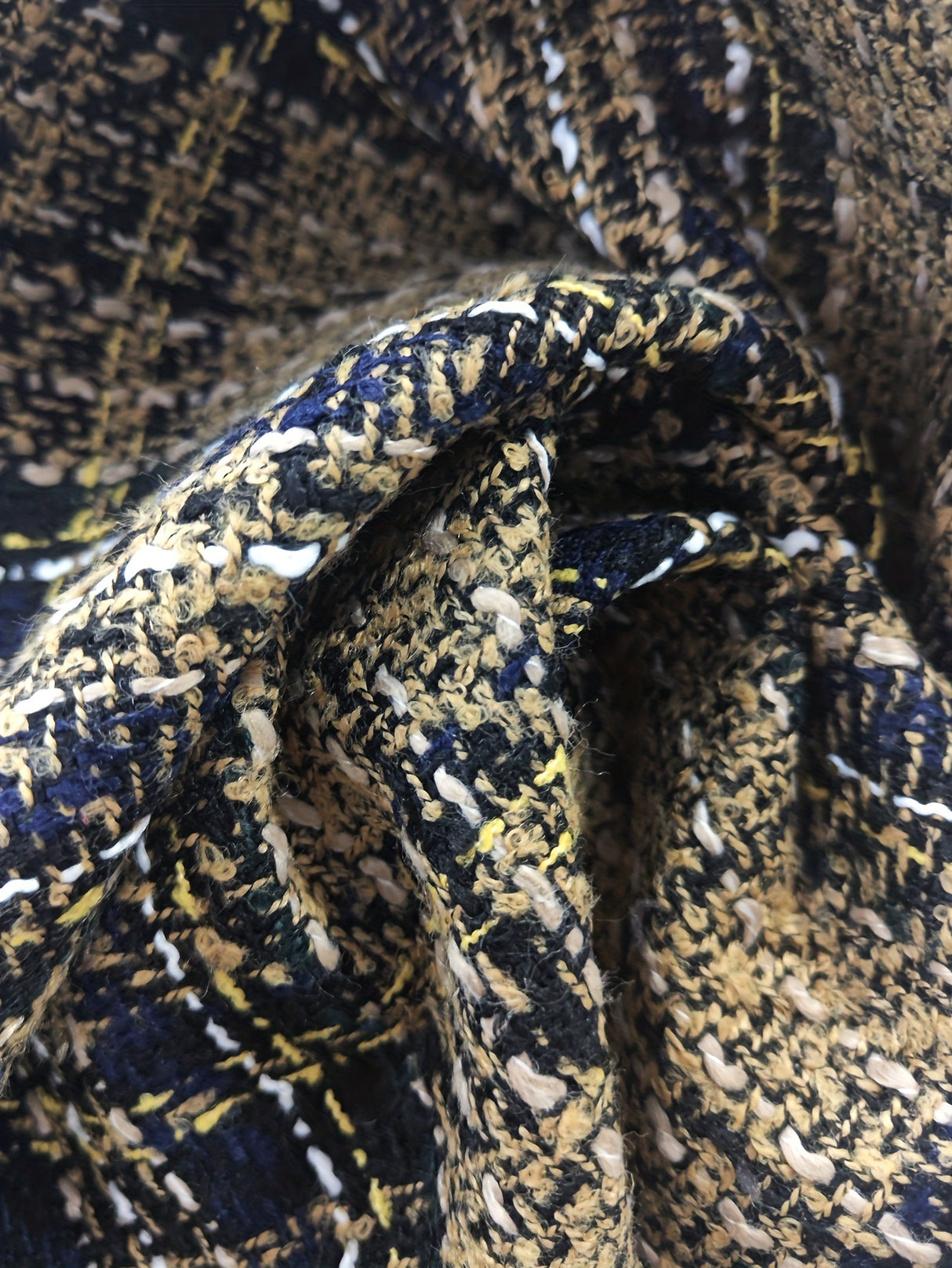 PlaidFlair™ – Luxury Winter Blazer (Elegant Plaid, Casual Office Look)