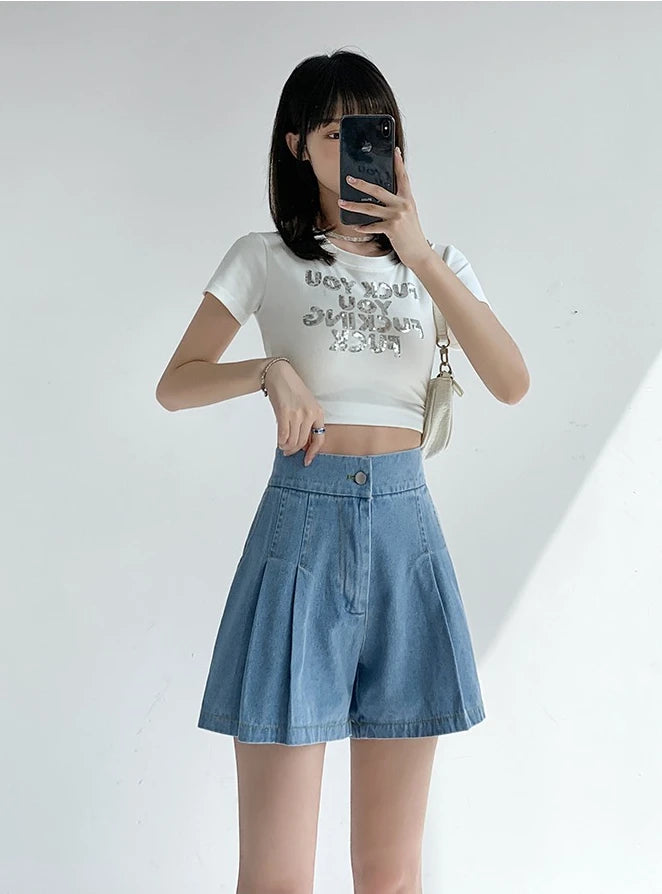 Women's Loose Pleated Denim Shorts