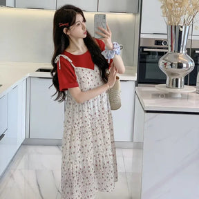 Floral two-piece maternity skirt in contrasting colors, perfect for summer, featuring an A-line silhouette and short sleeves.