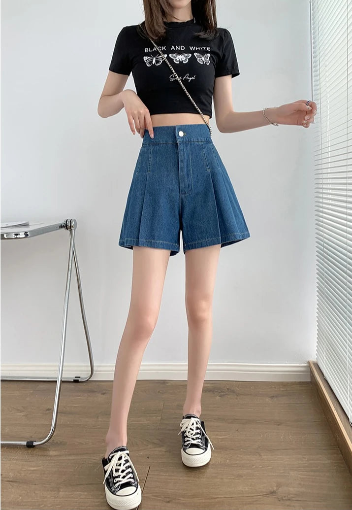 Women's Loose Pleated Denim Shorts