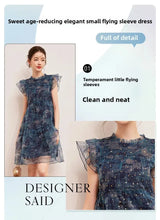 Elegant age-reducing dress with small flying sleeves, featuring a neat and clean design, perfect for various occasions.