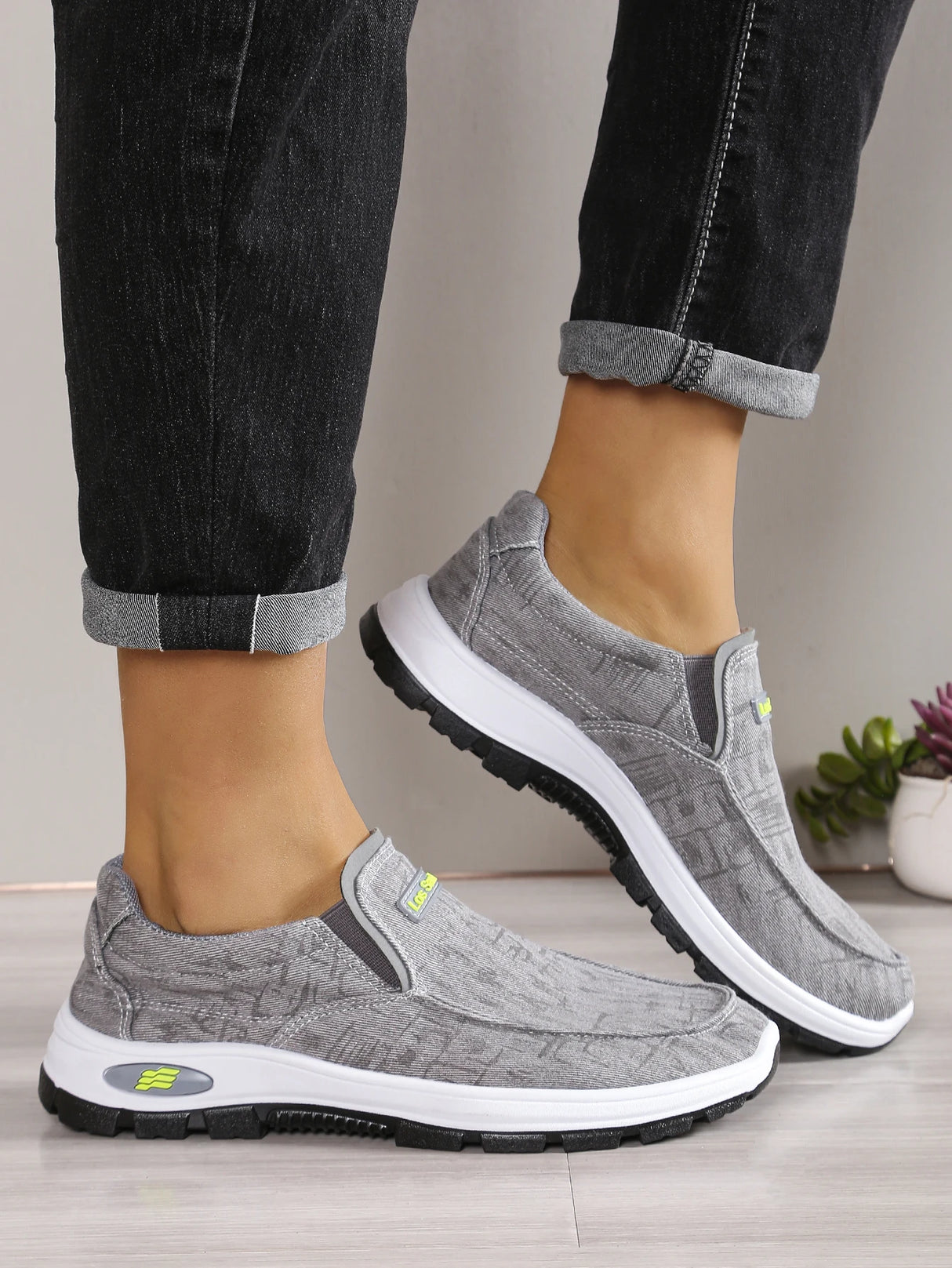 Men Flying Mesh Sports Sneakers