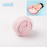 Pink circular blanket for newborn photography, perfect for creating cozy photo shoot backdrops.