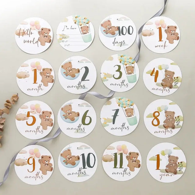 16Pcs paper baby milestone cards with bear pattern for monthly age tracking, suitable for newborn photos.