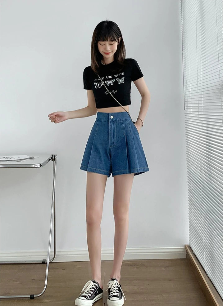 Women's Loose Pleated Denim Shorts