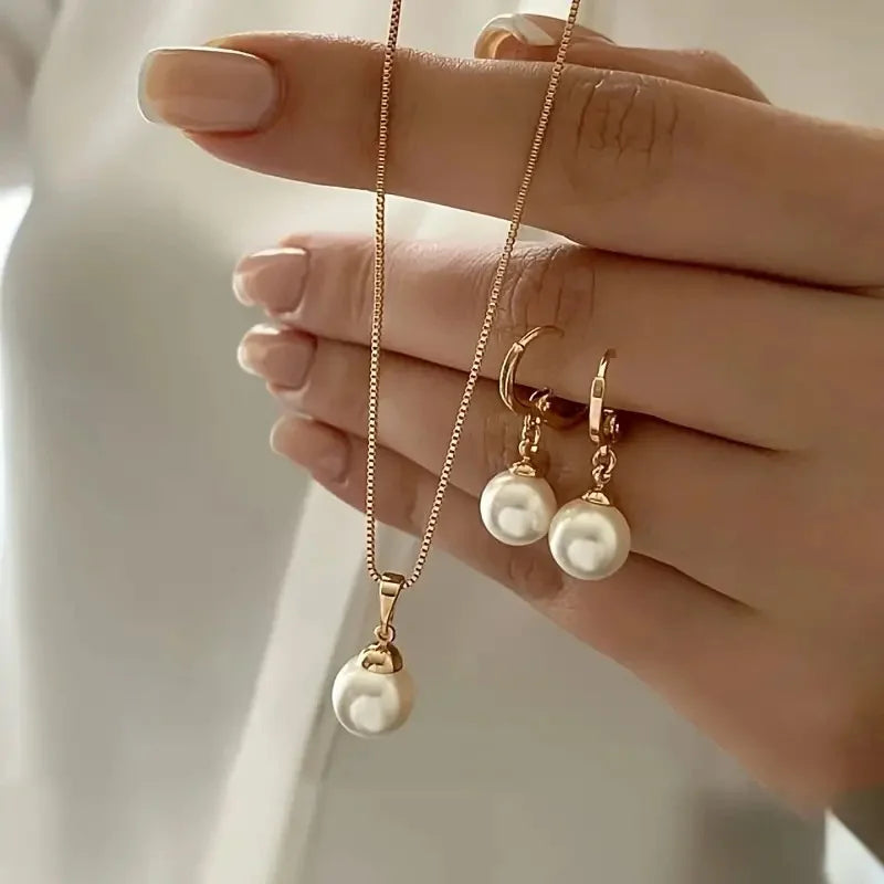 Women’s Round Pearl 3-Piece Jewelry Set