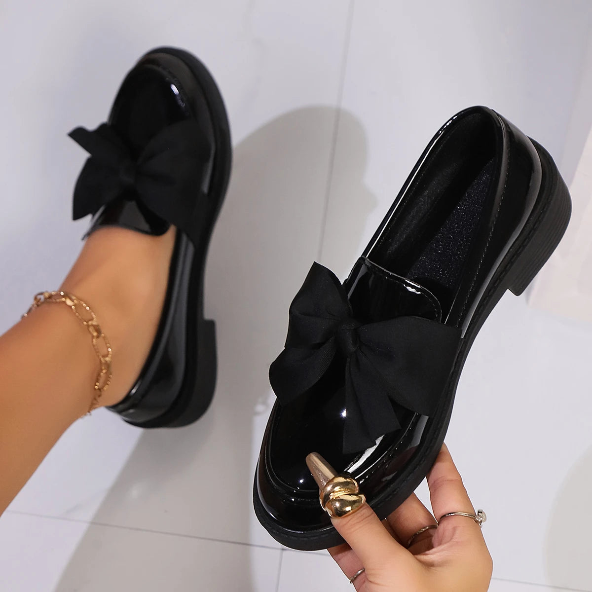 Women’s Bow Decor Leather Pointed Toe Loafers