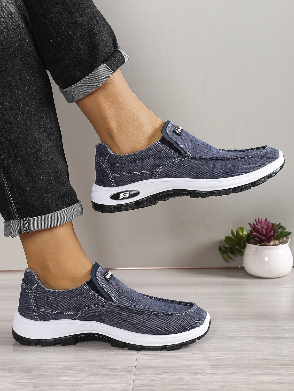 Men Flying Mesh Sports Sneakers