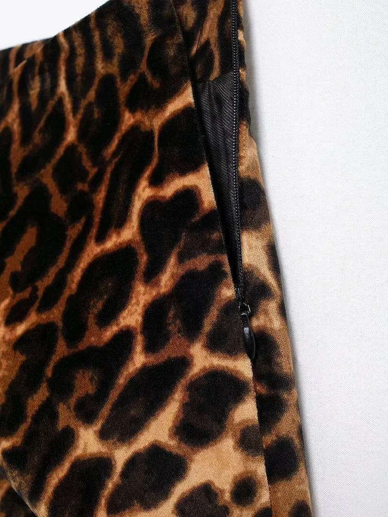 Velvra™ – Leopard Velvet Blazer Set (Luxury Print, Office to Evening Fashion)