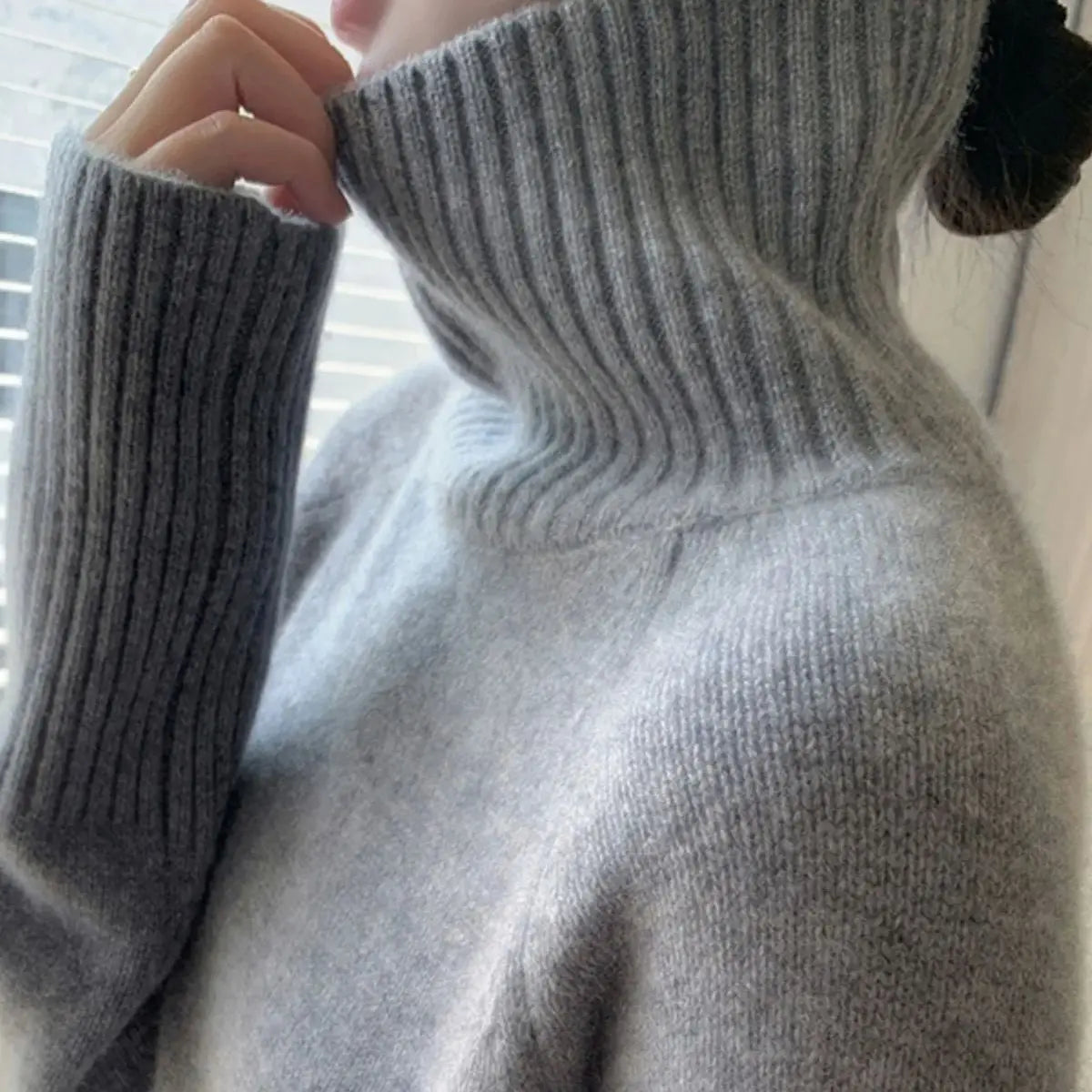 Women's Loose Turtleneck Cashmere Sweater