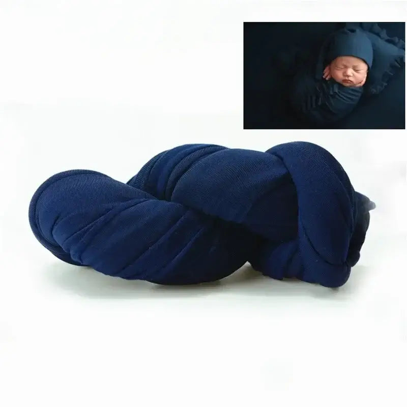 Navy blue blanket for baby photo shoots, perfect for 0-1 year old infants, made from soft polyester.