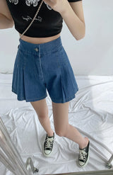 Women's Loose Pleated Denim Shorts