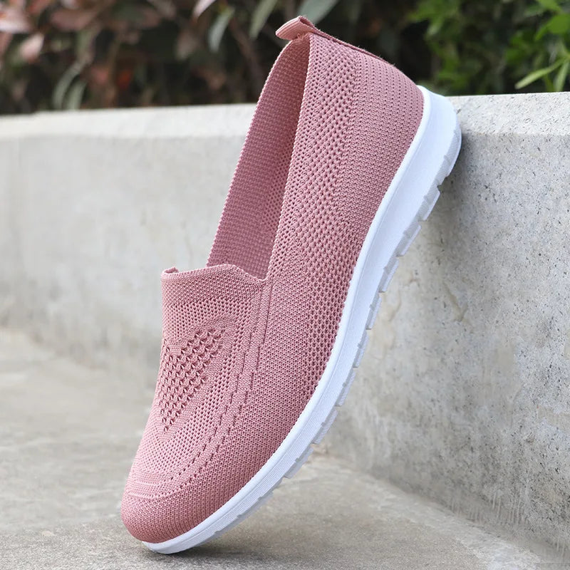 Old Beijing Women’s Cloth Shoes Soft Sole Flats