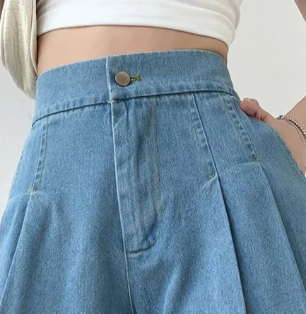 Women's Loose Pleated Denim Shorts