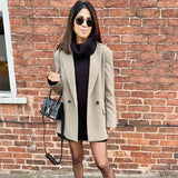 MetroChic™ – Tailored Casual Blazer (2025 Office Fit, Fashion-Forward Design)