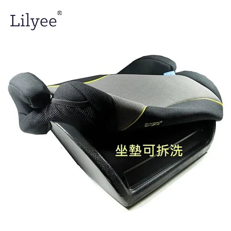 Japanese Lily brand child safety car seat for ages 3-6, made with unisex design and washable linen material.