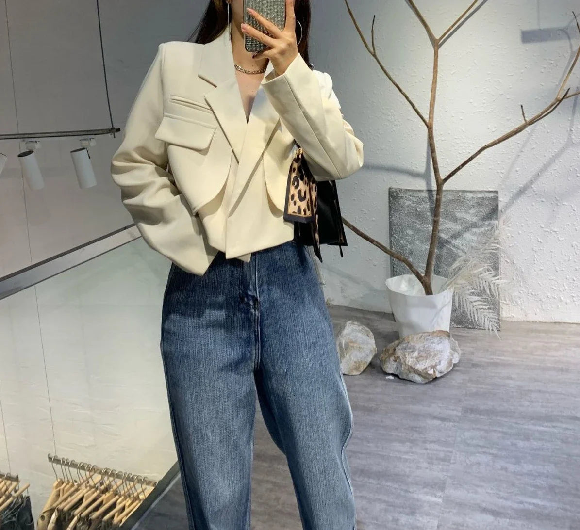 Cropique™ – Youthful Crop Blazer (Korean Style, Short Cut, Bold Look)